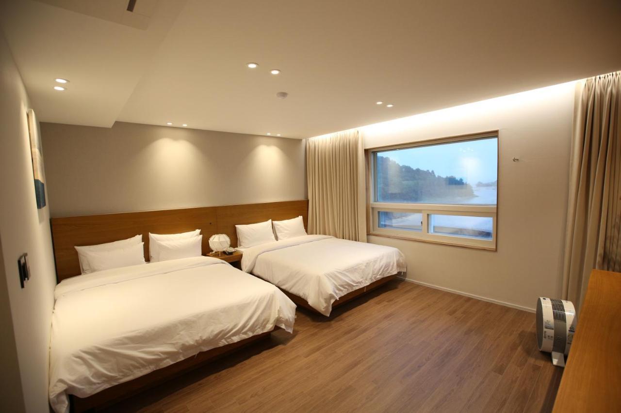 Am Ort Hotel Yeosu Extérieur photo