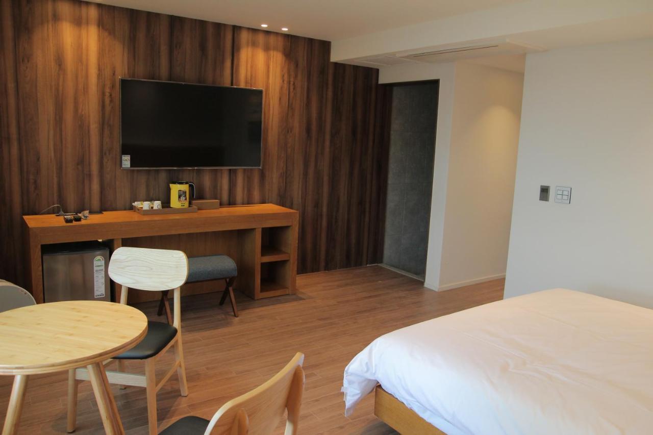 Am Ort Hotel Yeosu Extérieur photo