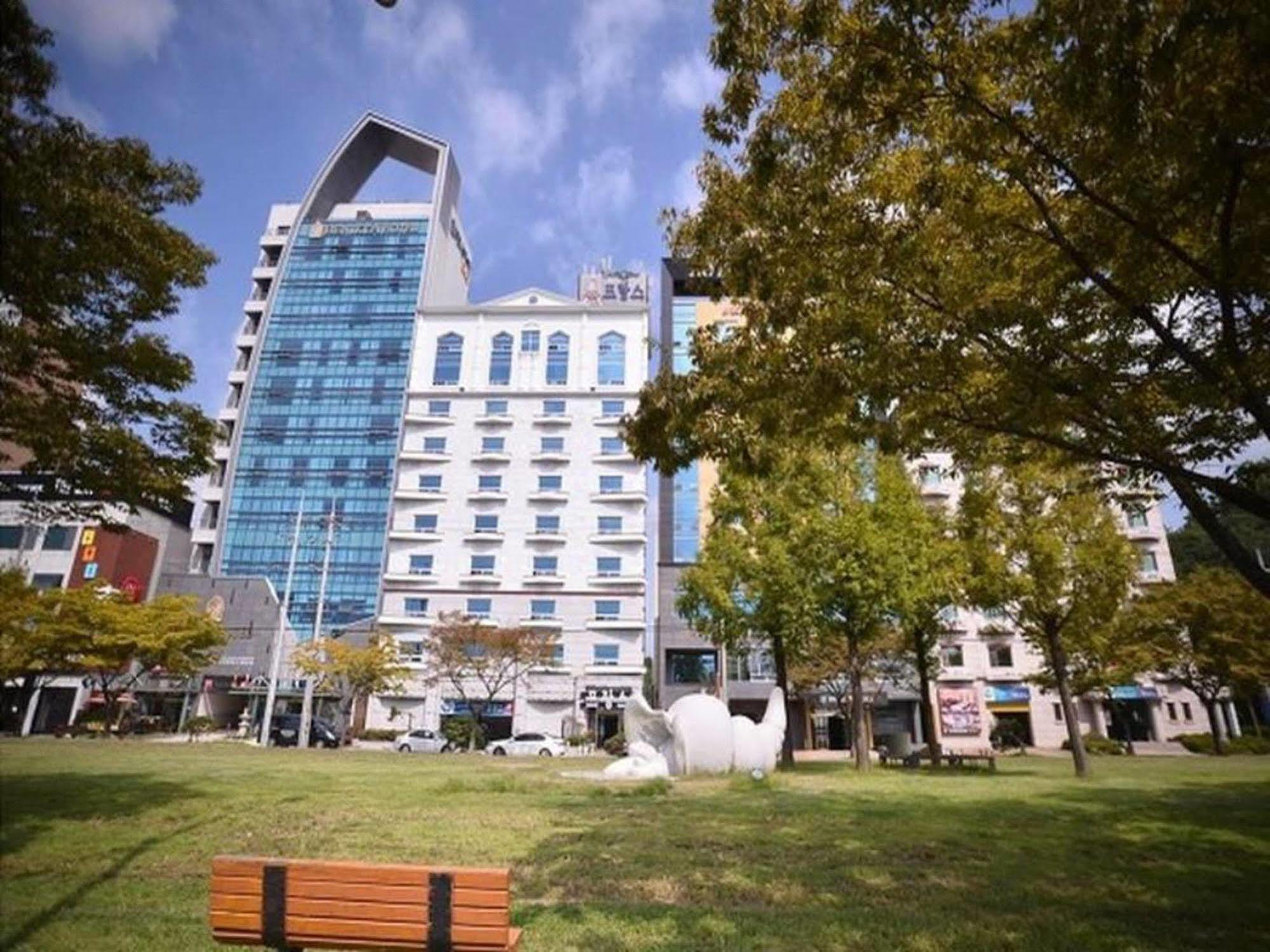 Am Ort Hotel Yeosu Extérieur photo
