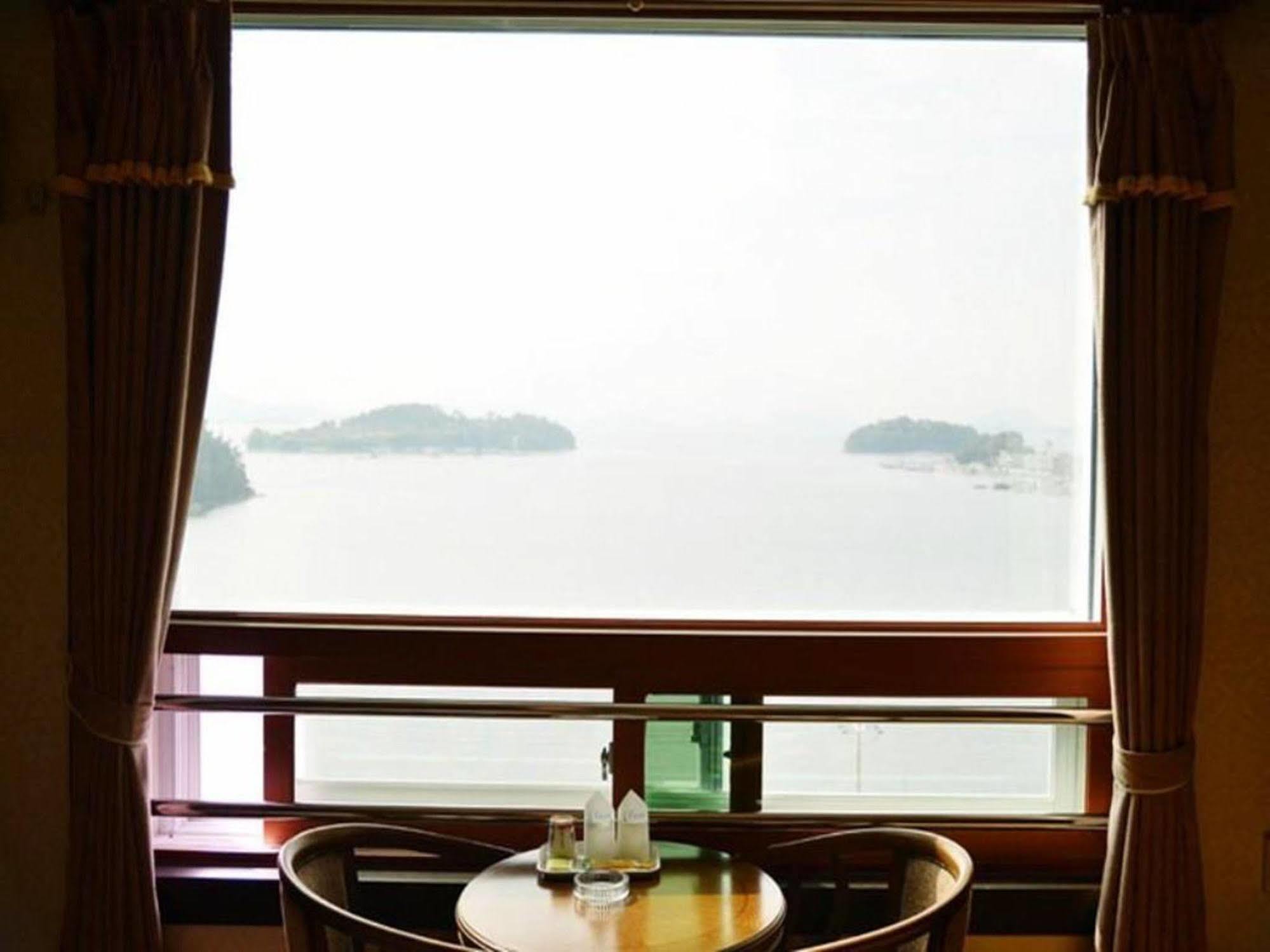 Am Ort Hotel Yeosu Extérieur photo