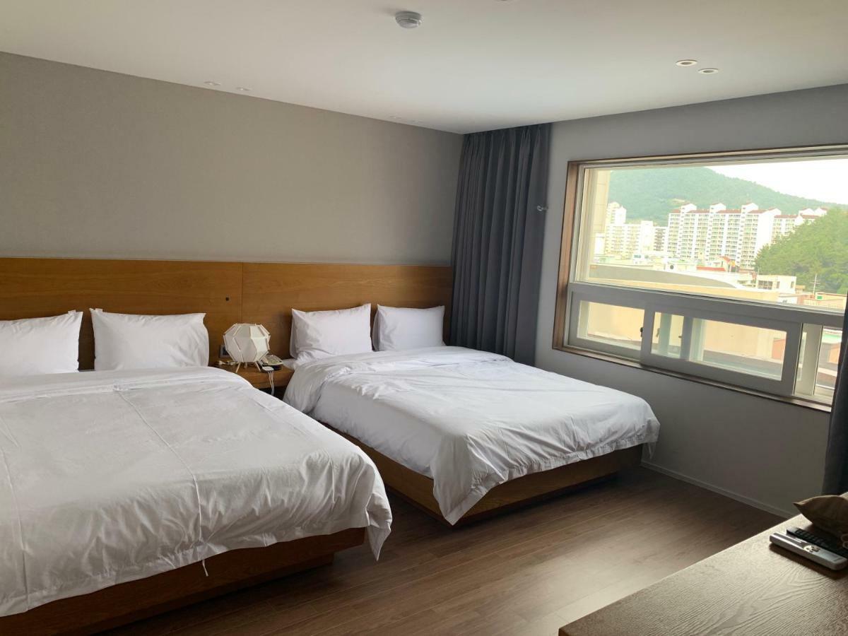 Am Ort Hotel Yeosu Extérieur photo