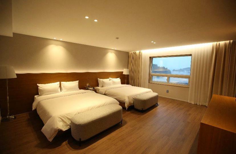 Am Ort Hotel Yeosu Extérieur photo
