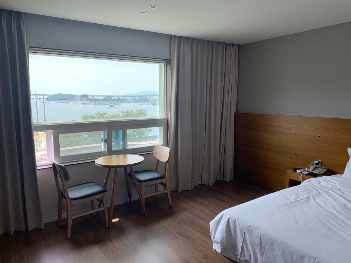 Am Ort Hotel Yeosu Extérieur photo