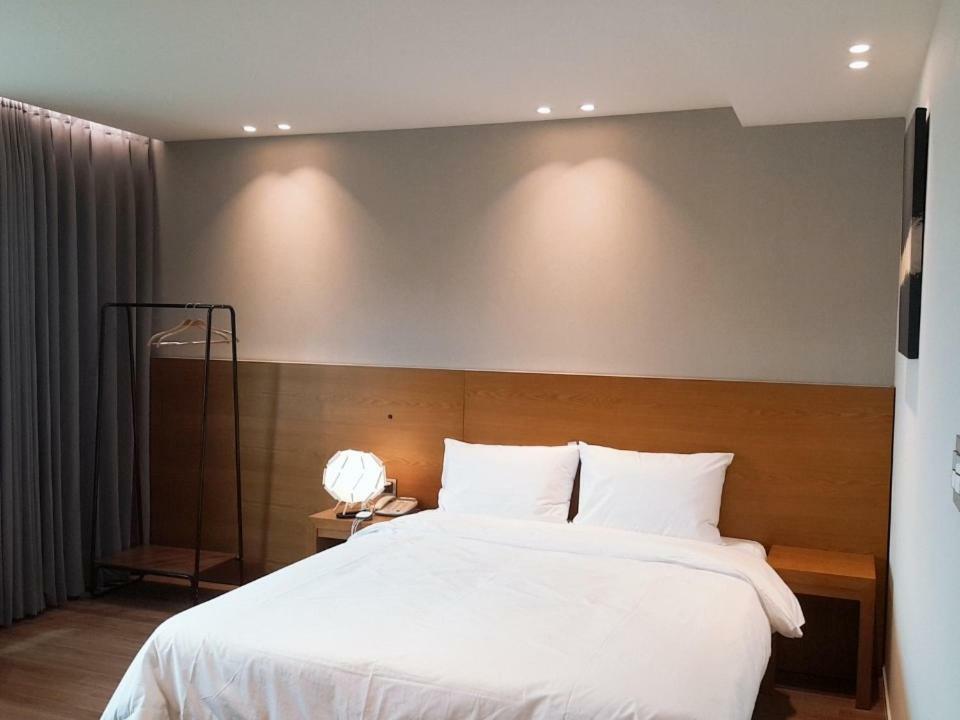 Am Ort Hotel Yeosu Extérieur photo