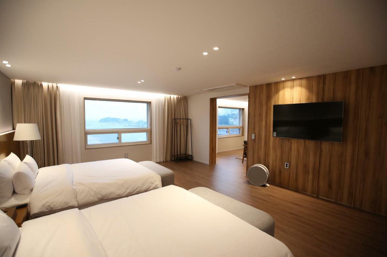 Am Ort Hotel Yeosu Extérieur photo